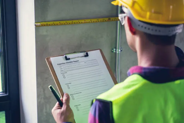 Análise técnica de falhas construtivas em Brasília
